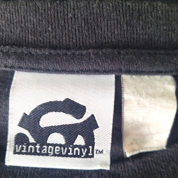 Longsleeved Kiss Tshirt Size Large Black Gray and Red Logo ♥️ - Picture 4 of 4